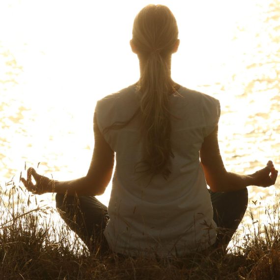 meditate-g85b1ee1c2_1920